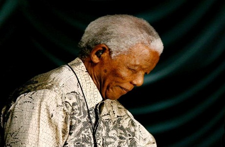 Mandela deja su casa en Qunu y vuelve a Johannesburgo